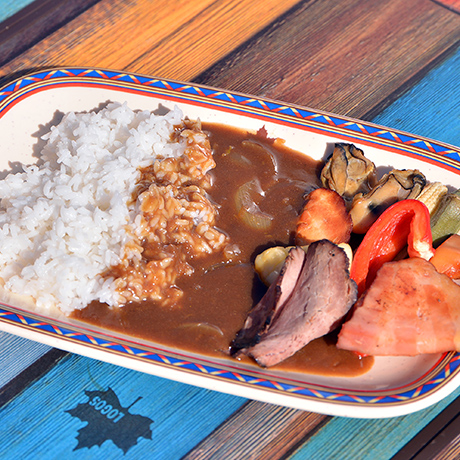 ゴロゴロ具材のスモークカレー