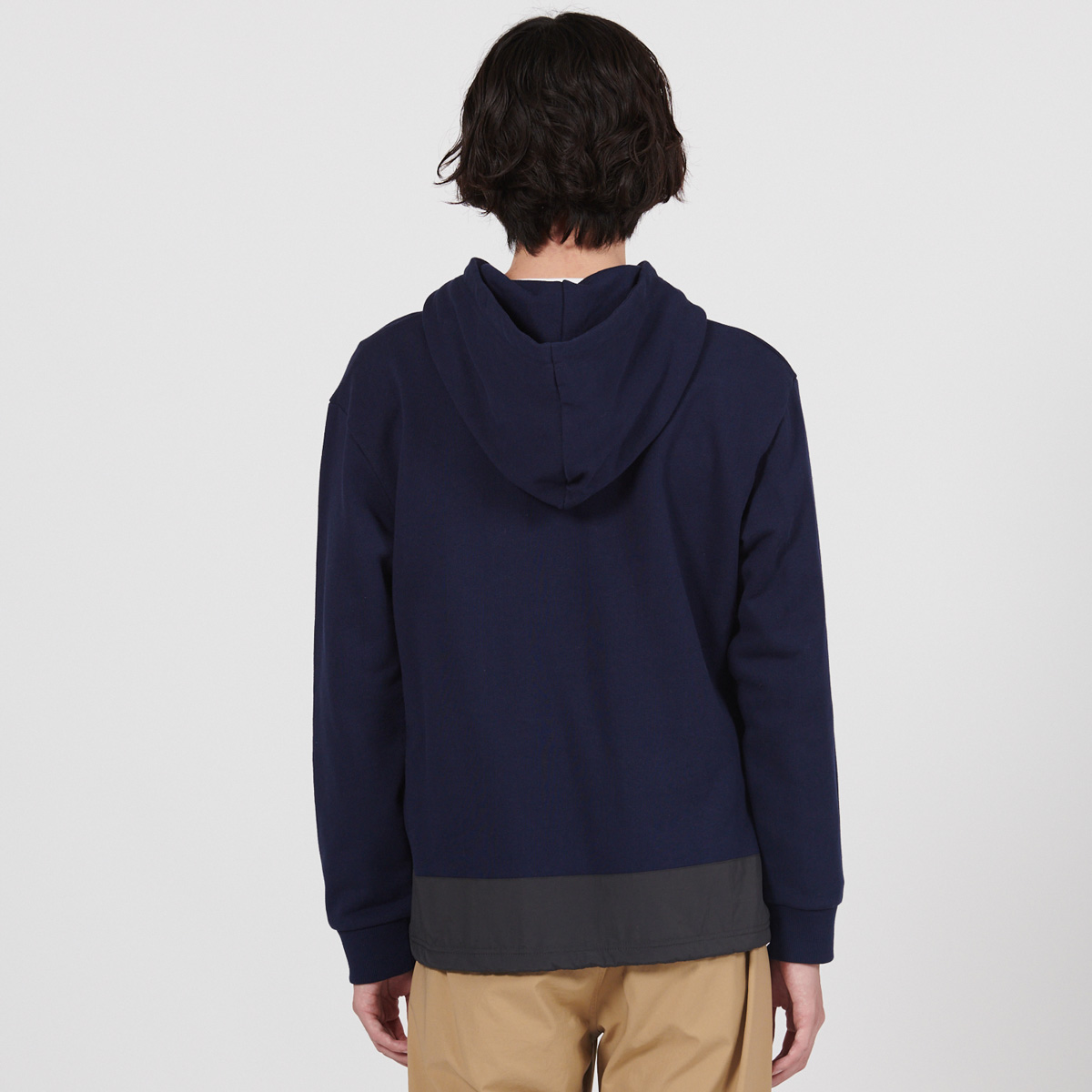 マイティーハイブリッドフーディ トップス