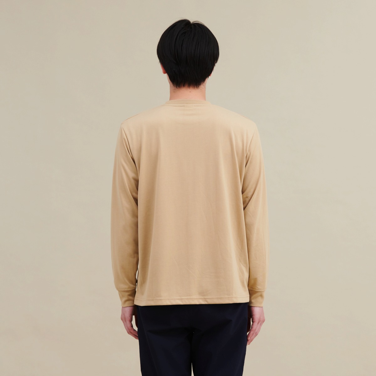 身長：182cm　着用サイズ：L