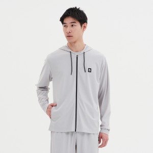 身長：180cm　着用サイズ：L