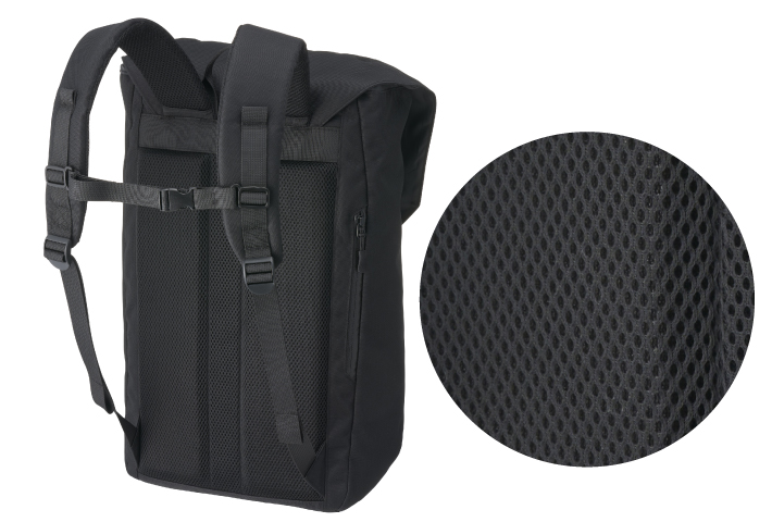 蒸れにくい背面メッシュ