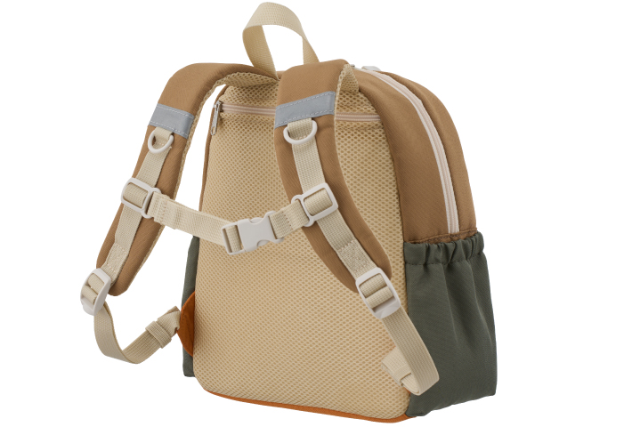 通気性の高いメッシュでムレにくい