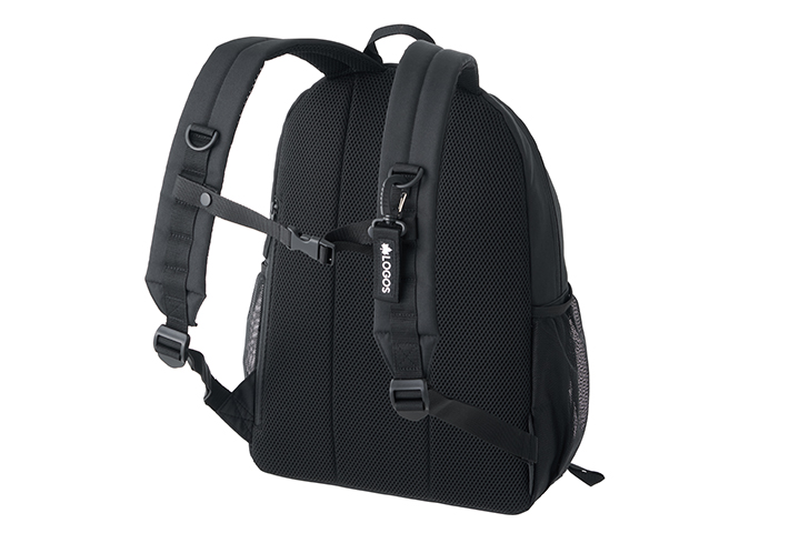 蒸れにくい背面メッシュ