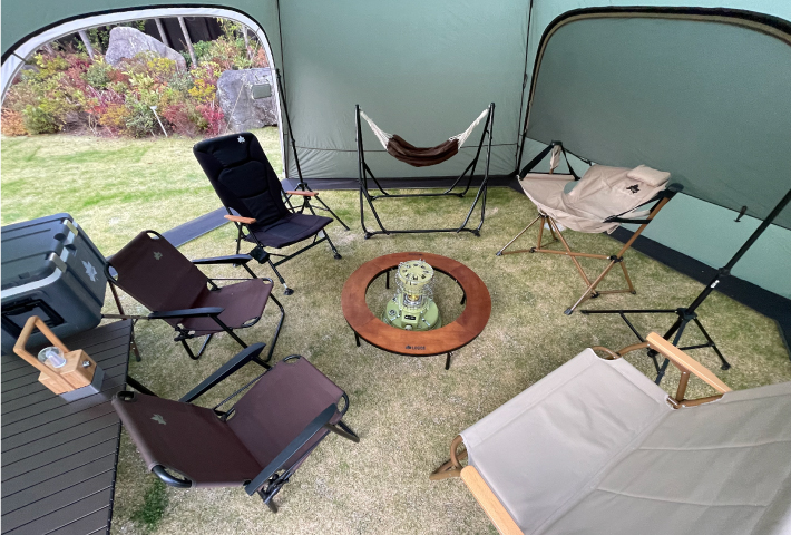 2ルームテントの全室とは違う贅沢な空間の使い方ができる