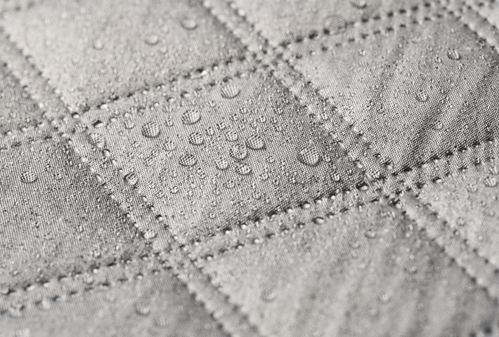 地面の水分を通しにくい＆冷気を伝えにくいアルミ蒸着加工