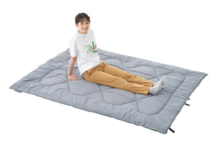 フルオープンで敷物としても