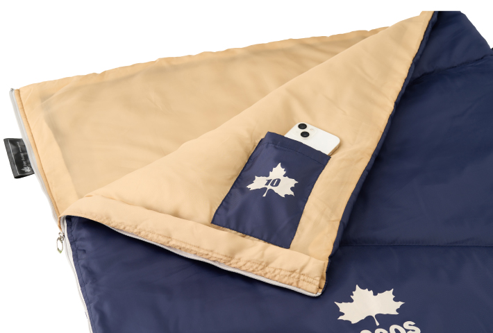 スマホが入る内ポケット付き