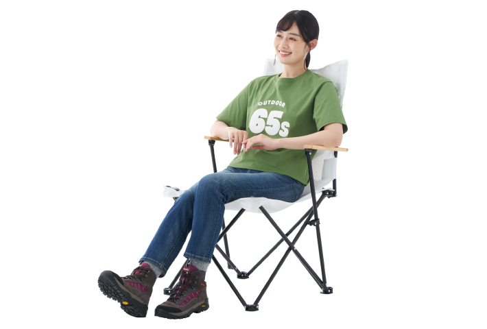 手触りのよい木製アーム