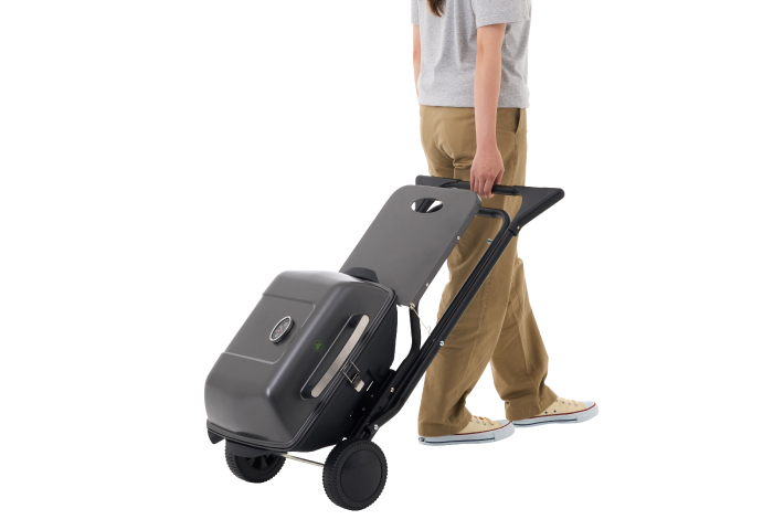 移動に便利なキャスター付き