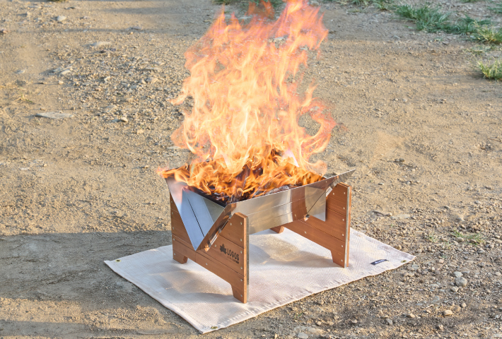 ステンレスとウッドが融合！ガーデンファニチャーとの相性抜群