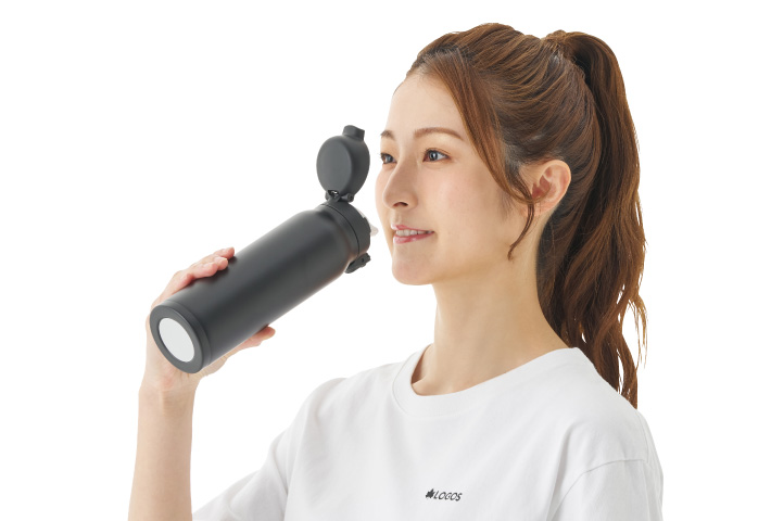 ワンタッチで素早く飲めるスマート設計