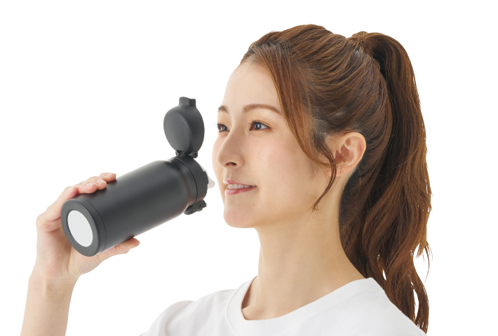 ワンタッチで素早く飲めるスマート設計