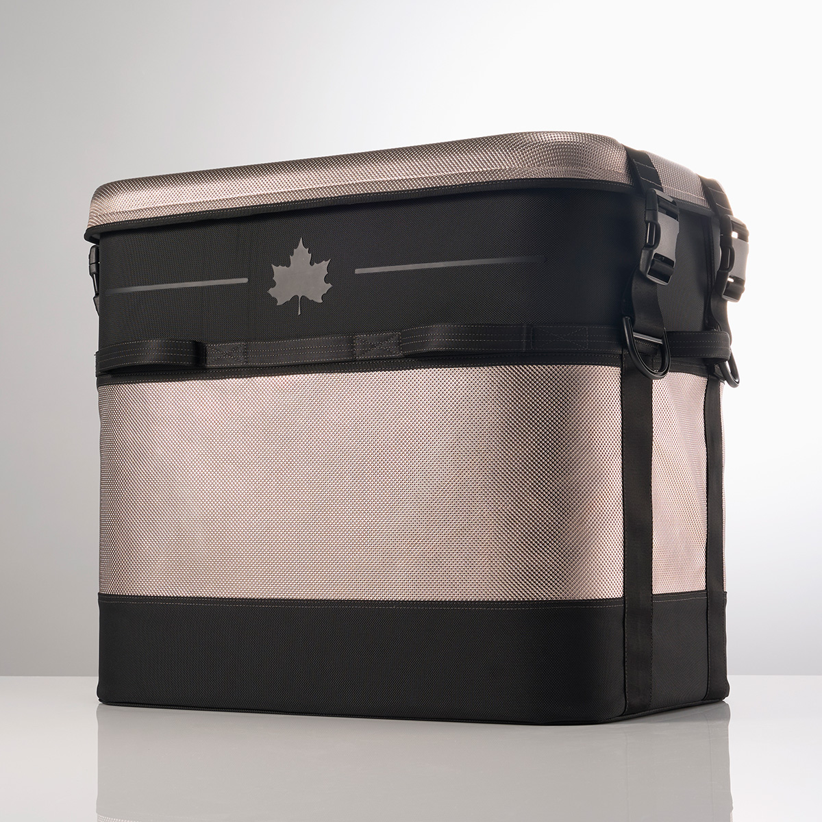 【1月29日発売開始予定】ハイパー氷点下クールボックス・スリップリッド 55 保冷・保温グッズ