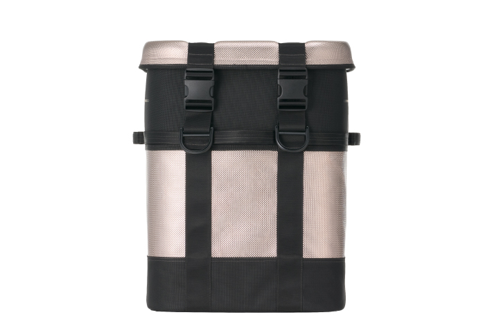 縦型のトールシルエットで省スペース＆効率よく保冷