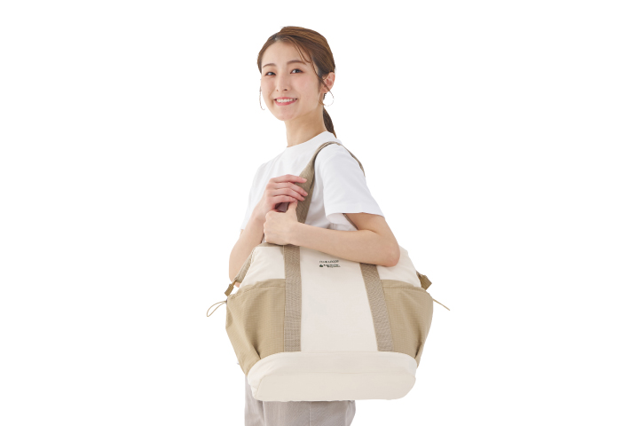 トートバッグ感覚で持ち運びやすい