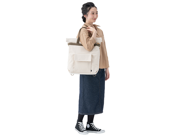 服装やシーンを選ばない、シンプルなデザイン