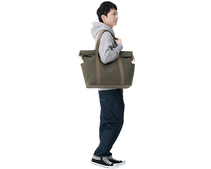 服装やシーンを選ばない、シンプルなデザイン