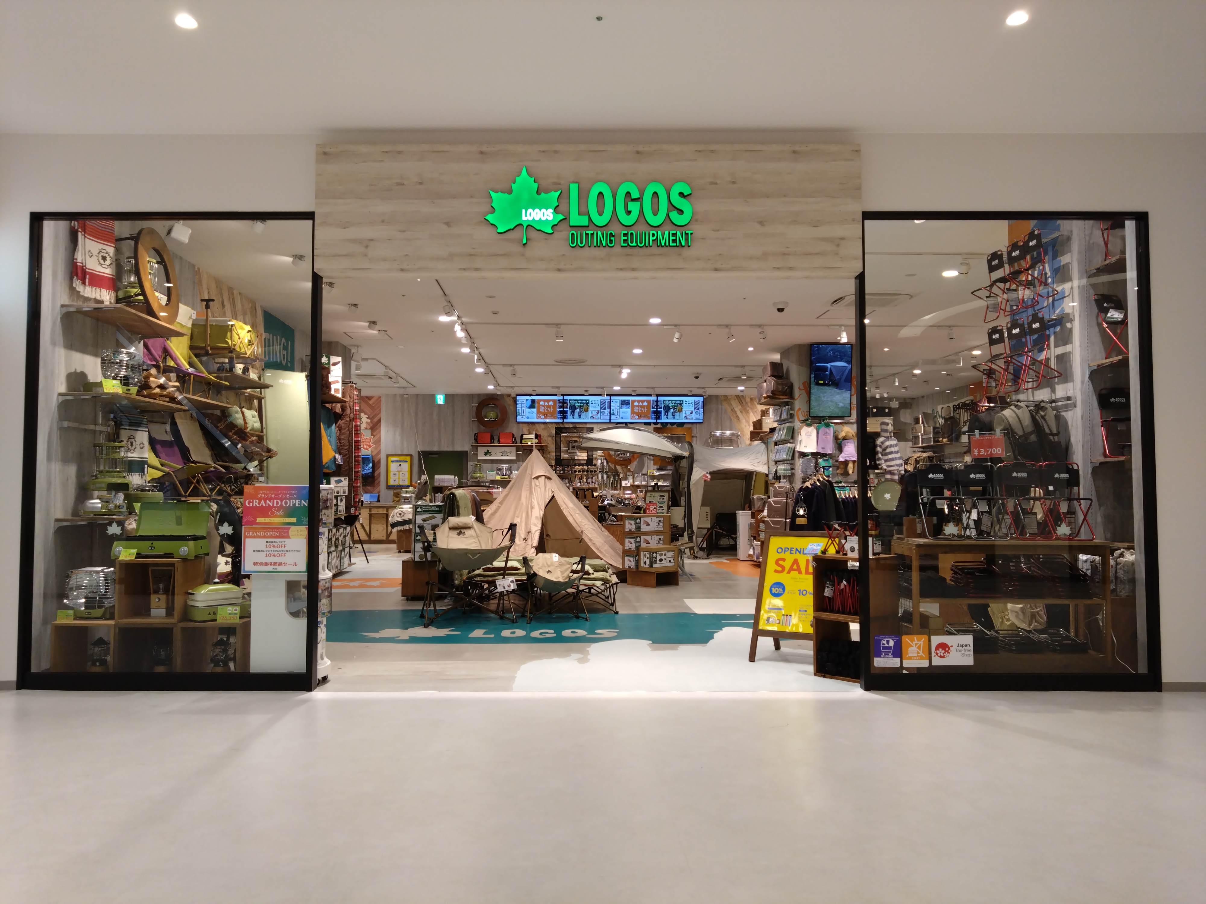 LOGOS SHOP 三井アウトレットパーク マリンピア神戸店 写真