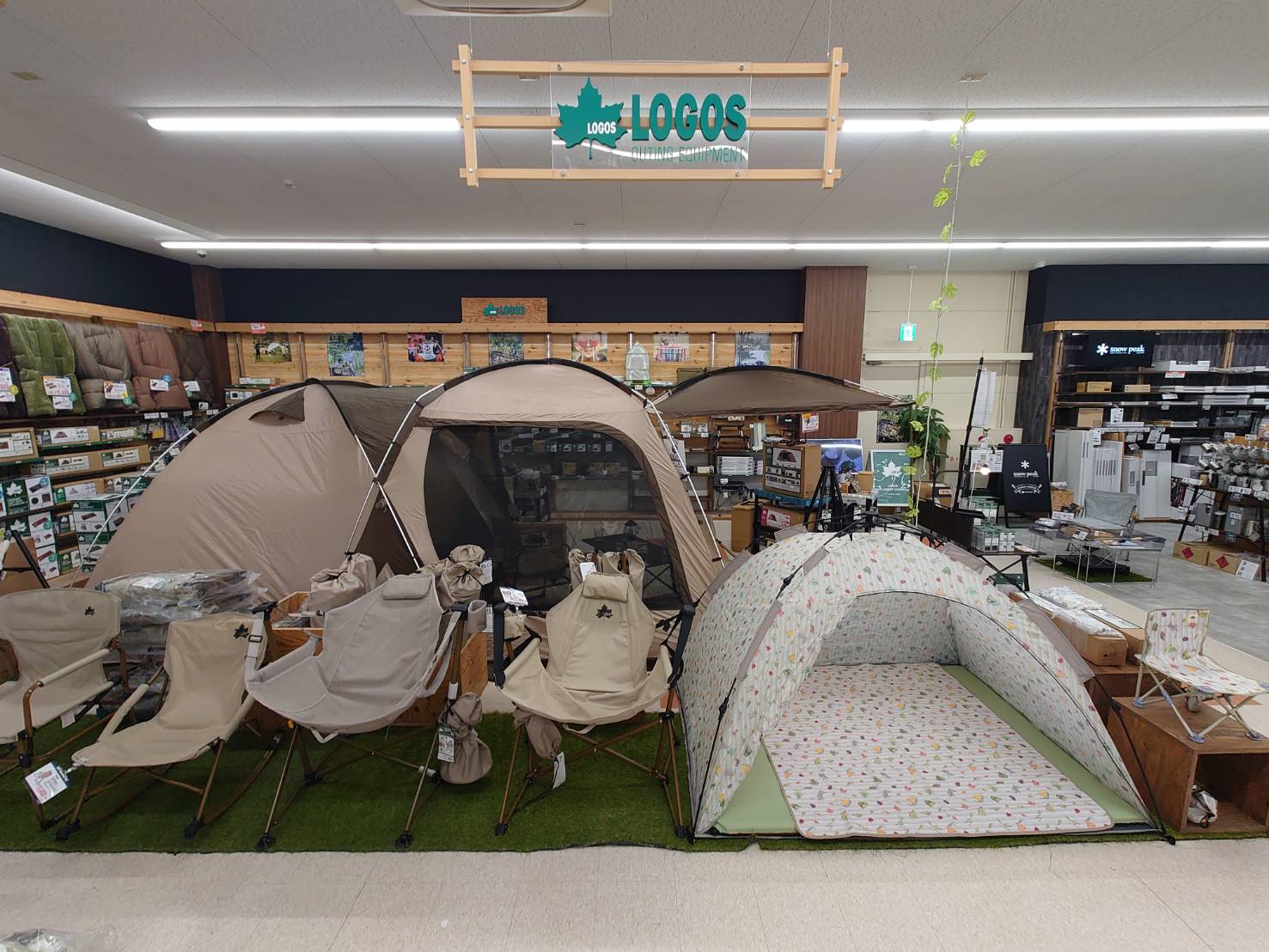 LOGOS FLAGSHIP CORNER SWEN焼津店 写真
