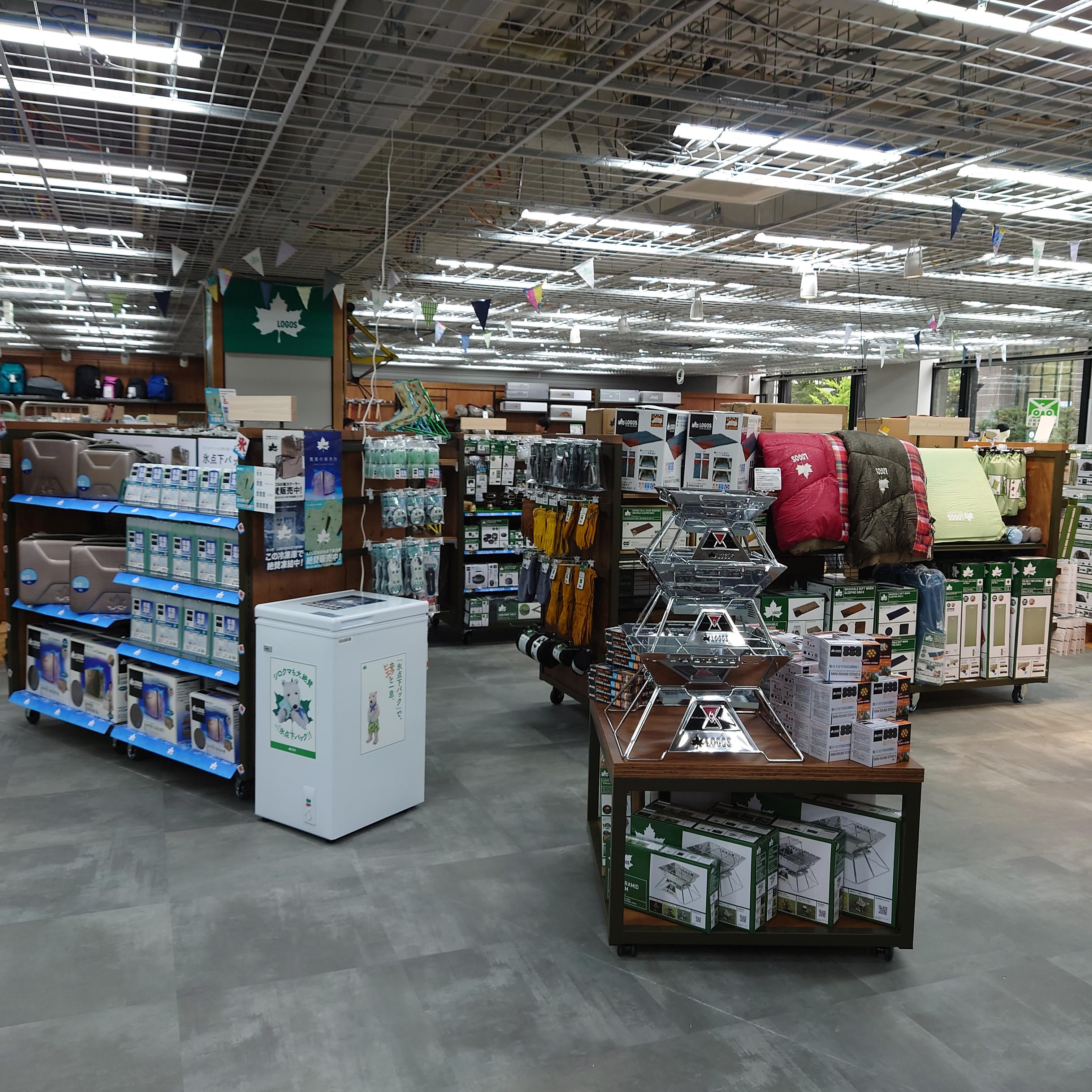 LOGOS STORE 石井スポーツ ヨドバシ仙台店 写真
