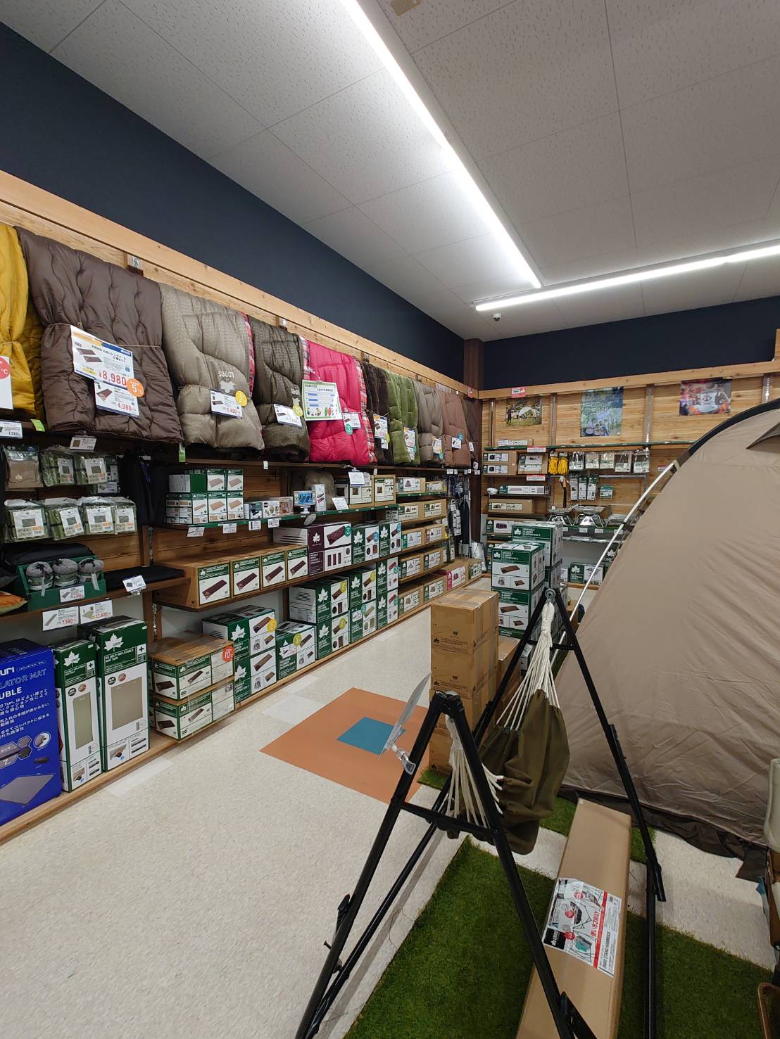 LOGOS FLAGSHIP CORNER SWEN焼津店 写真
